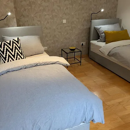 شقة Eg Wohnung Nahe Wuerzburg 10Km, B19, Daa, A3, A7, A81 جيبيلستادت